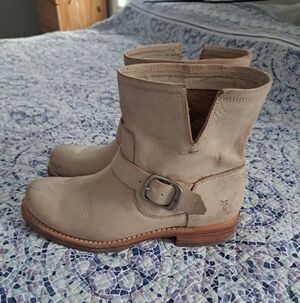 Frye Veronica Beige Leather Boots